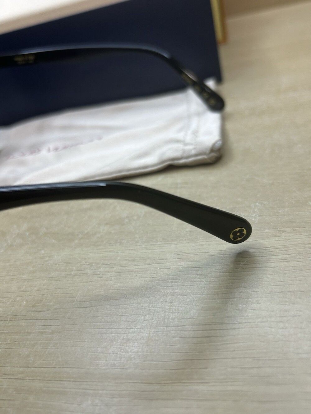 Louis Vuitton Z2130U Monogram Sunglasses - Picture 8 of 14